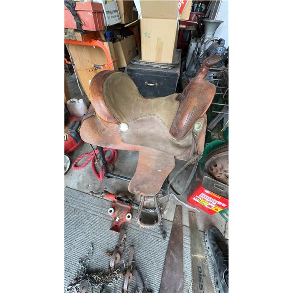 R. T. Frazier Pueblo Tooled Leather Western Saddle with Red Lead Rope