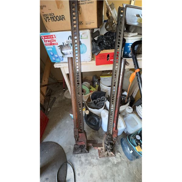 High-Lift Farm Jacks, Metal Construction