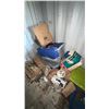 Image 12 : Lot: Reel-to-Reel Player, Books, CDs, Candle Holder, Plush Toy
