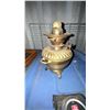 Image 2 : Brass Oil Lamp with Decorative Base, 24 cm Tall