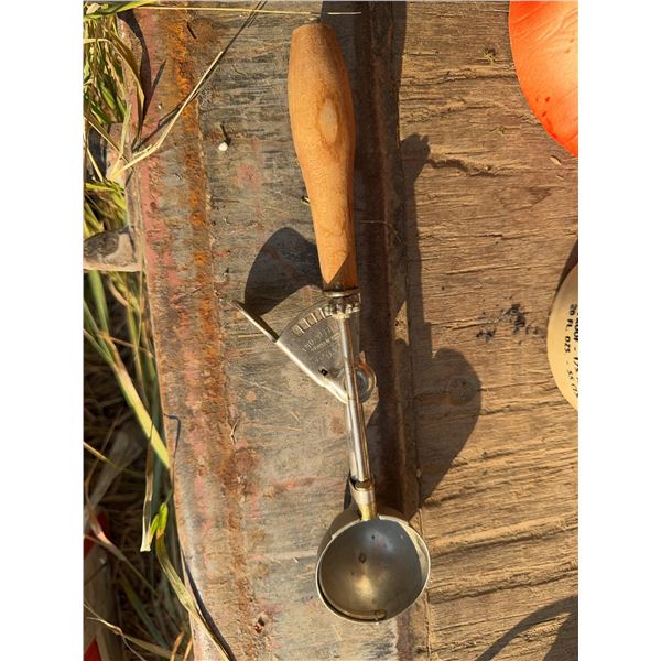 Vintage Androck Canada Metal Ice Cream Scoop With Wood Handle