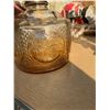 Image 4 : Amber Glass Oil Lamp with Embossed Horse and Carriage Motif