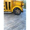 Image 4 : Metal Model School Bus Yellow Collectible Decor