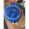 Image 2 : Decorative Lot: Art Glass Bowl, Hummel Figurine, Silver Bowl, Pottery, Photo Frame