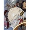 Image 9 : Household Assortment: Salt & Pepper Shakers, Porcelain Lamp, Dishes, Music Box