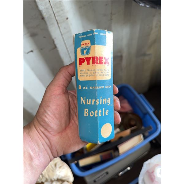 PYREX 8 oz. Narrow Neck Nursing Bottle with Original Box