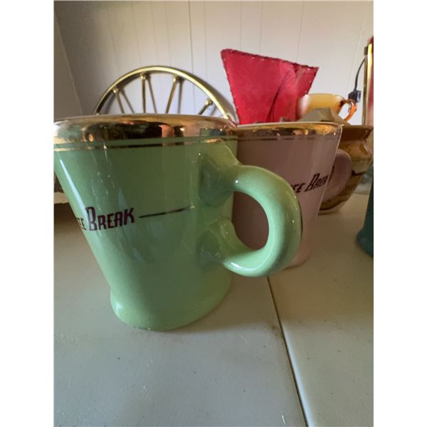 Vintage Ceramics, Glassware, and Collectibles Lot