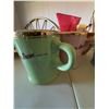 Image 1 : Vintage Ceramics, Glassware, and Collectibles Lot