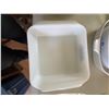 Image 4 : Fire King Blue Floral Pattern Milk Glass Baking Dish Set