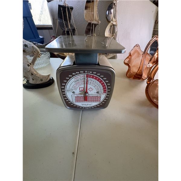 Pelouze Zephyr Model K.C. Postal Scale 1kg Maximum Capacity