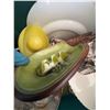 Image 8 : Lot: Decorative Items, Glassware, Figurine, Trinket Tray
