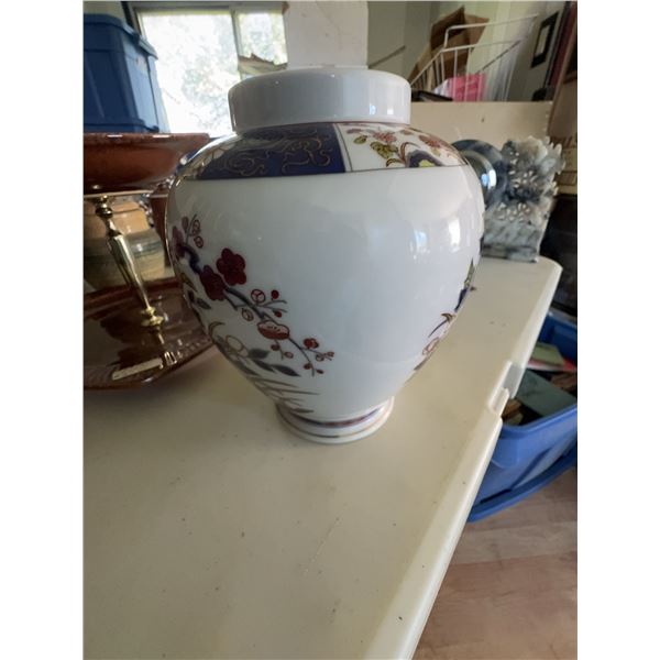 Imari Ware Japanese Porcelain Lidded Vase