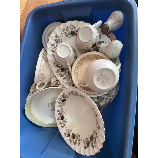 English and Japanese Fine China and Tableware Lot