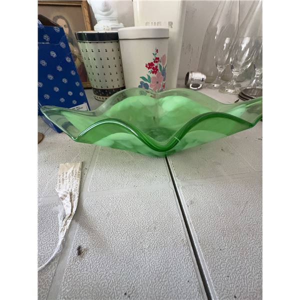 Green Hand-Blown Art Glass Bowl with Wavy Rim