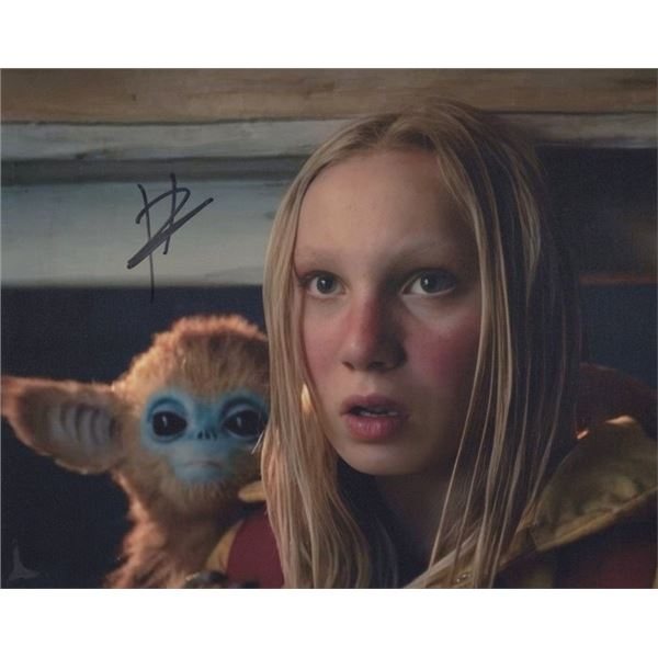 The Legend of Ochi Helena Zengel Signed Photo