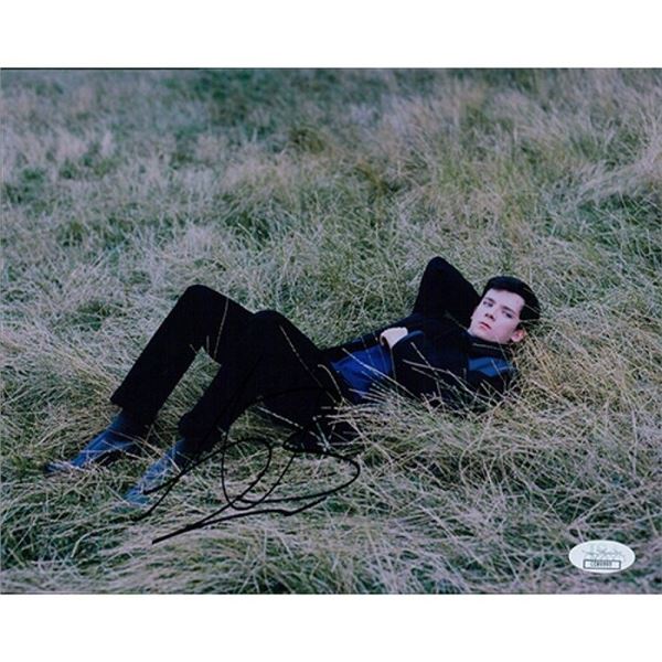 Miss Peregrine's Home for Peculiar Children Asa Butterfield signed photo. JSA Authenticated