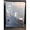 Image 7 : Rustic Wolf Comforter Set King Size with 2 Pillow Cases - Brand new