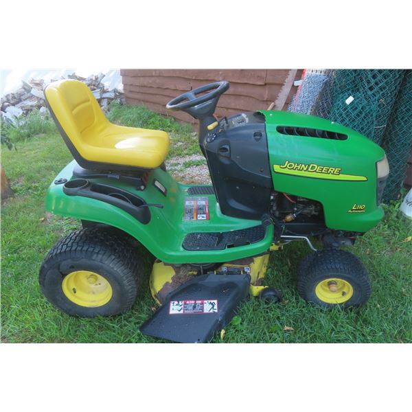 John Deere L110 Hydrostatic Riding Mower, 42" Cut