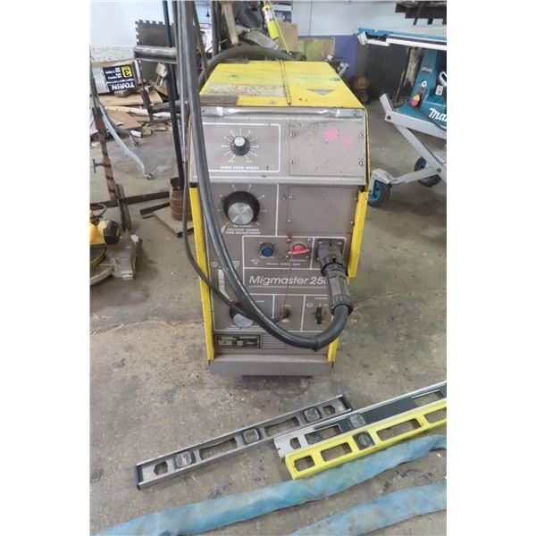 ESAB Migmaster 250 MIG Welder