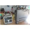 Image 8 : 2 Heavy-Duty Extension Cords and 2 Electric Heaters