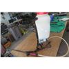 Image 2 : Backpack Yard Sprayer