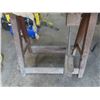 Image 4 : Antique Harness Vise