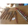 Image 1 : Pipe Threader and 7 Pipe Wrenches