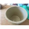 Image 2 : Medalta 2-Gallon Stoneware Crock