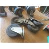 Image 2 : 18 Casters