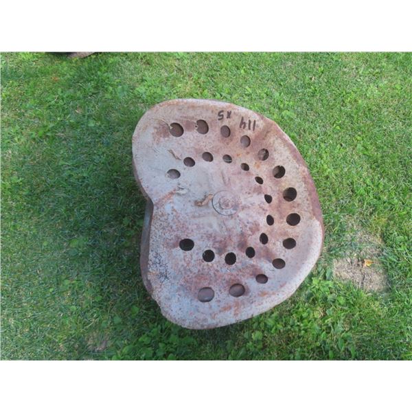 5 Metal Tractor Seats