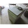 Image 2 : 12V Picnic Cooler/Heater