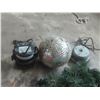 Image 4 : Christmas Wreath and Disco Ball with Lights