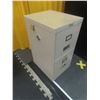 Image 5 : 2 Metal Filing Cabinets, 4-Drawer and 2-Drawer