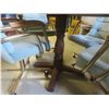 Image 3 : Kitchen Table and 4 Chairs, 42" Diameter