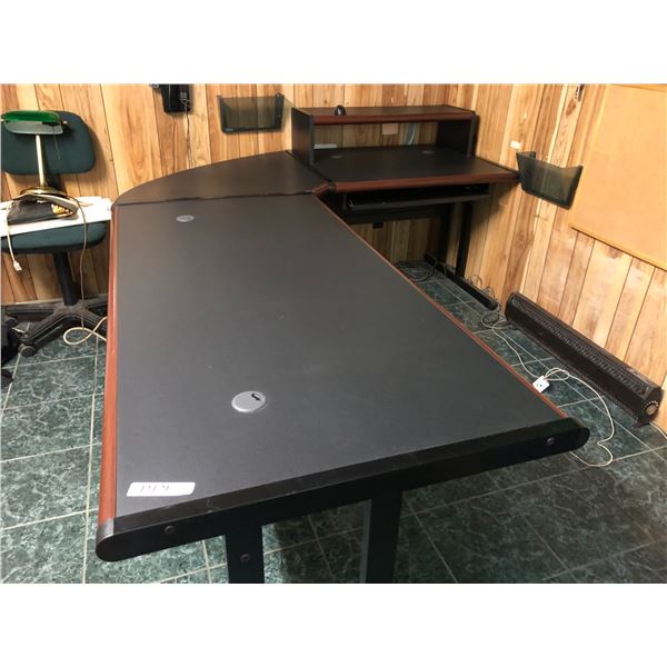 L-Shape Desk Station