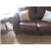 Image 7 : Leather Sofa and Loveseat Set