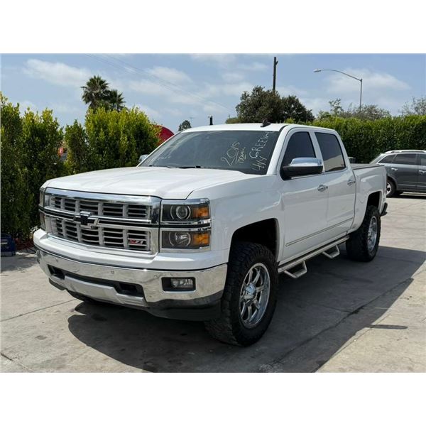 CHEV SILVERADO 2015 O/S TITLE 2 DAYS