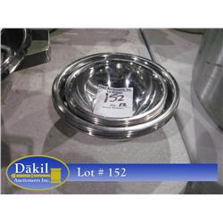 SMALL STAINLESS STEEL BOWLS (X12)
