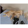 Image 5 : 15 Onyx and Stone Animal and Object Figurines