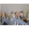 Image 7 : 15 Onyx and Stone Animal and Object Figurines
