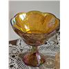 Image 5 : Carnival Glass Compote and Marigold Glass Bunny Trinket