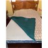 Image 2 : Oak Headboard with Double Boxspring and Quilt
