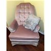 Image 1 : Upholstered Tufted Armchair With Throw Blanket