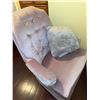 Image 3 : Upholstered Tufted Armchair With Throw Blanket