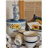 Image 4 : Blue and White Kitchenware and Tableware Items