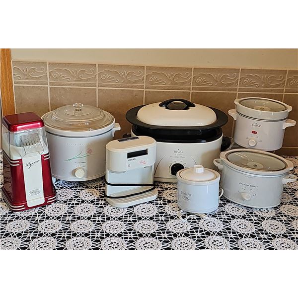Small Kitchen Appliance Lot With Crock-Pots Roaster Popcorn Maker