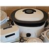 Image 3 : Small Kitchen Appliance Lot With Crock-Pots Roaster Popcorn Maker