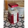 Image 5 : Small Kitchen Appliance Lot With Crock-Pots Roaster Popcorn Maker