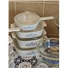 Image 5 : CorningWare Blue Cornflower Bakeware Set, 10 Pieces with Lids