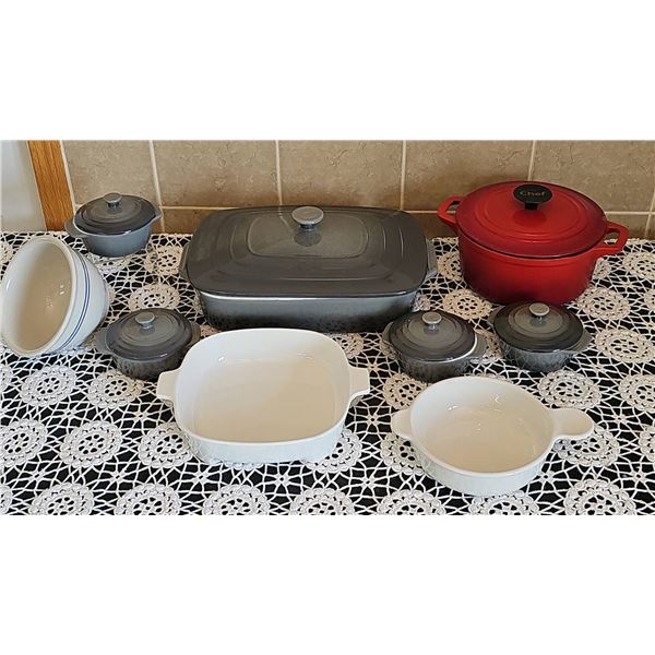 Bakeware Set Featuring Master Chef and Gibson
